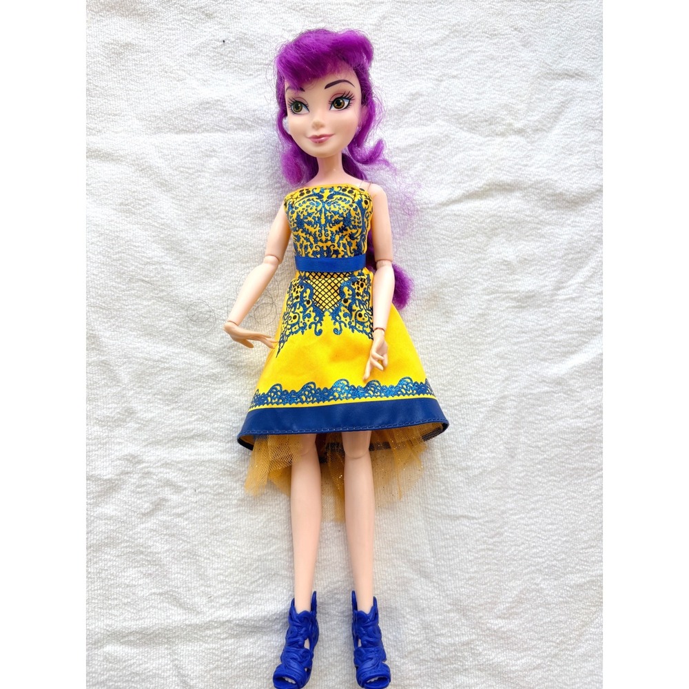 Disney Descendants Mal Isle of the Lost Doll Purple Hair Yellow Dress Blue Shoes